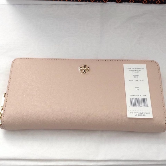 Tory Burch Handbags - Tory Burch York Zip Continental Wallet New